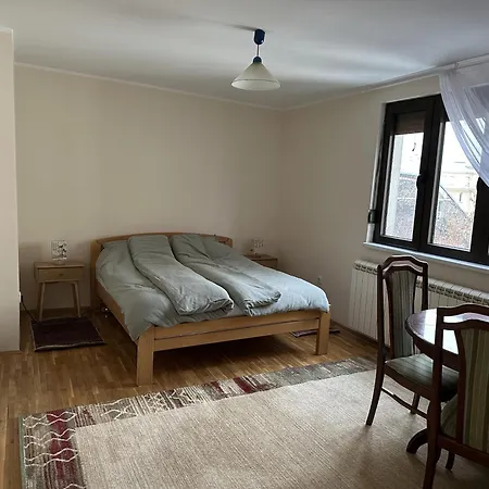 Center Apartment *